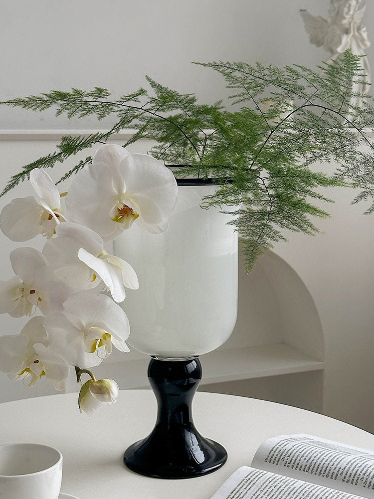 Elegance Glass Flower Vase-1